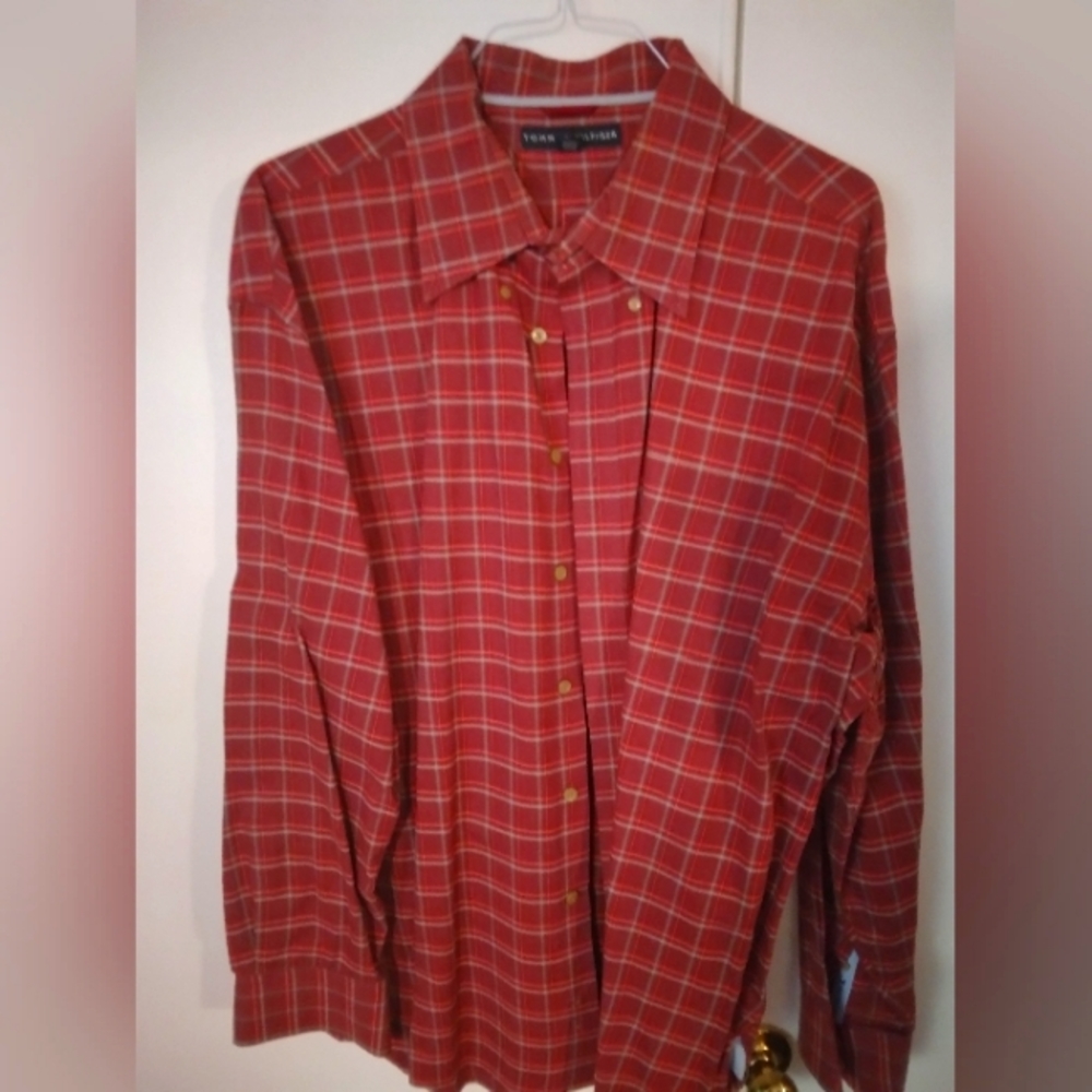 Men's Tommy Hilfiger XXL long sleeve shirt.